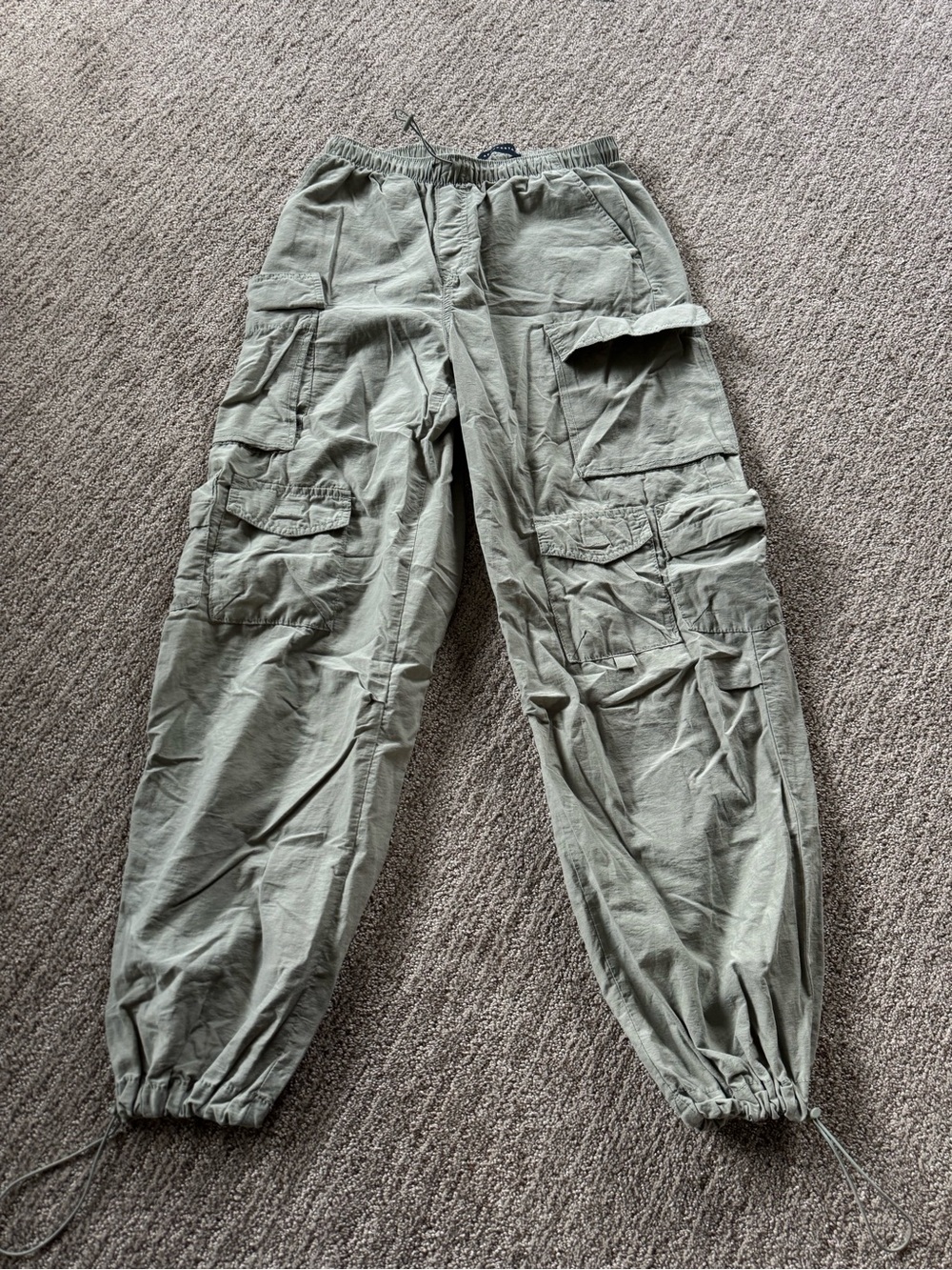 Women’s Aeropostale Olive Cargo Pants with Elastic Ankles S